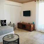 Klaras House *